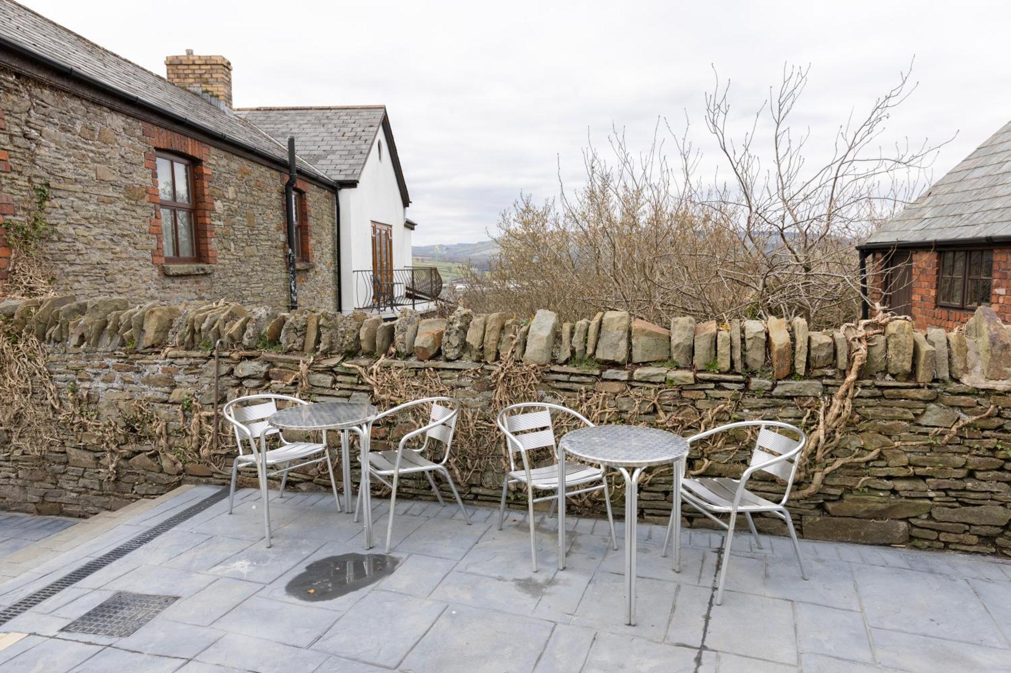The Bear Inn Llantrisant  Exteriér fotografie