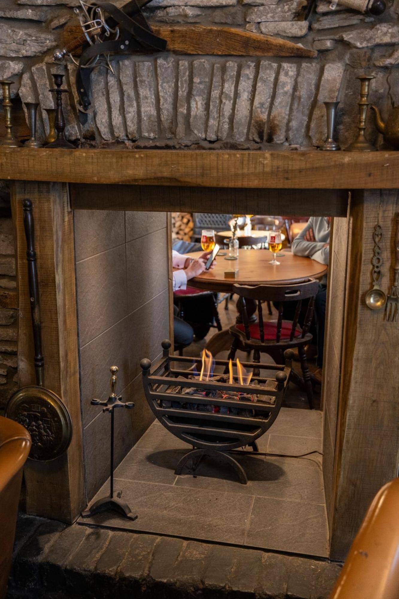 The Bear Inn Llantrisant  Exteriér fotografie