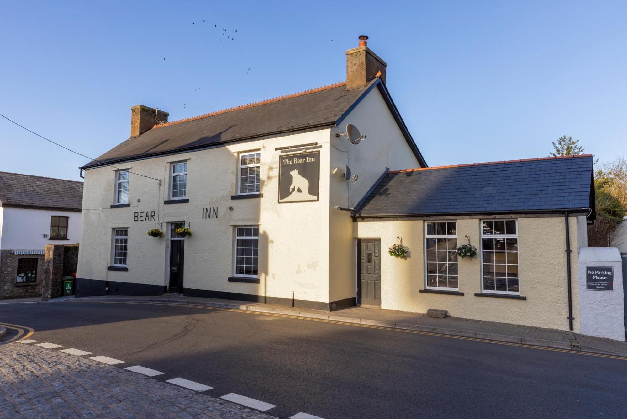 The Bear Inn Llantrisant  Exteriér fotografie